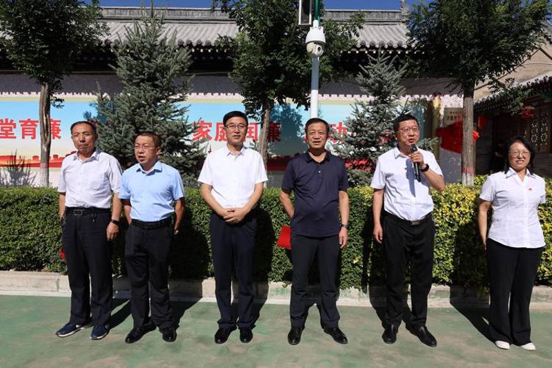 家政服务中的“月嫂”：新手妈妈的得力助手